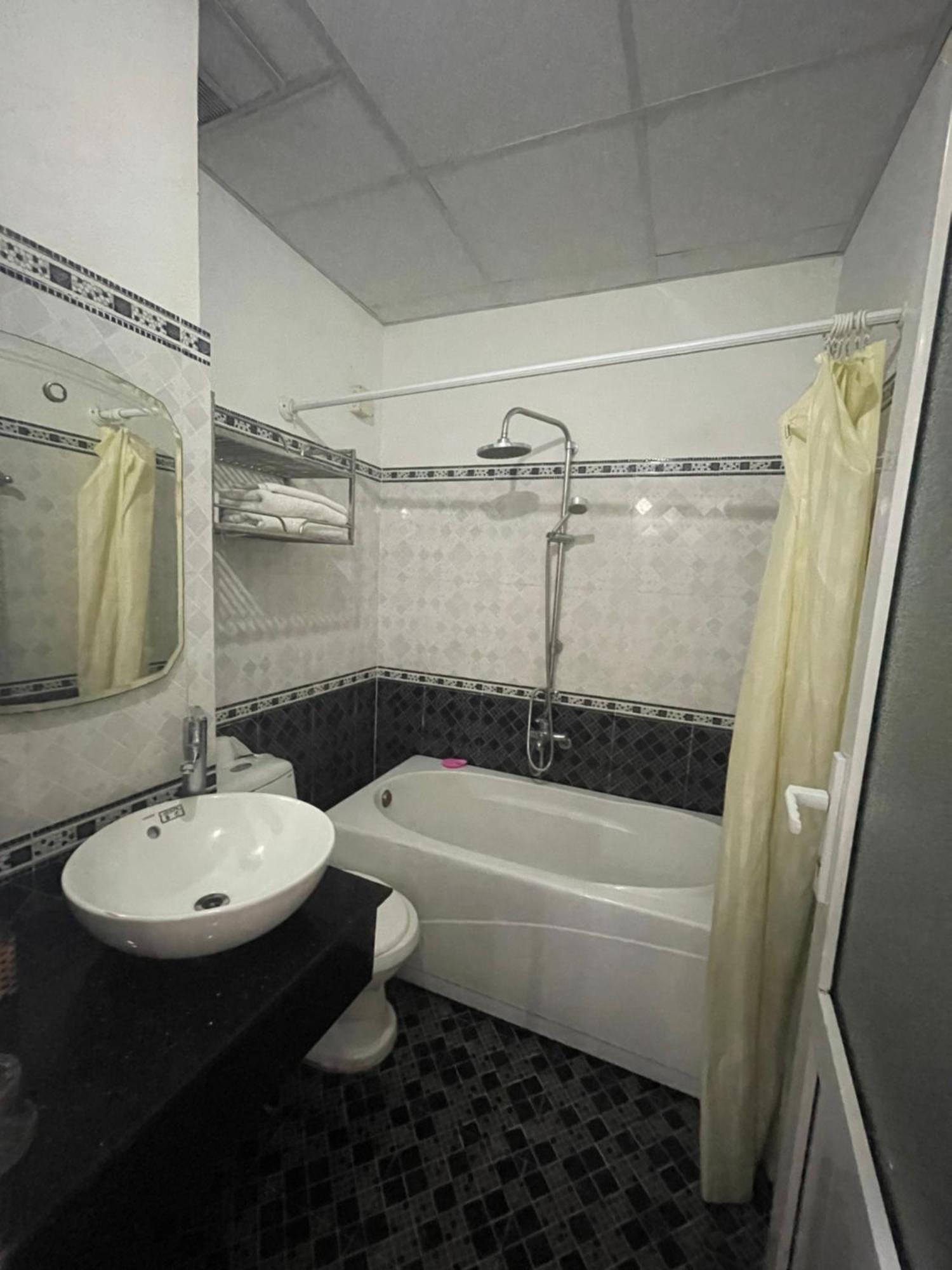 Oyo 553 Truong Giang Hotel Danang Exterior photo